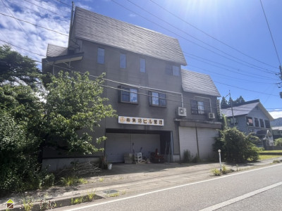 上越売買不動産　湯沢町神立　LDKが2階と3階にあります