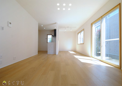 上越売買不動産　三条市月岡二丁目 リセットハウス