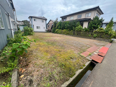 上越売買不動産　春日新田2丁目売地　800万円
