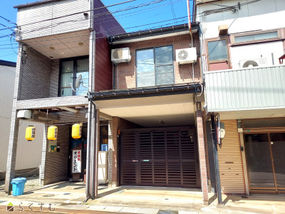 上越売買不動産　仲町三丁目　戸建　5DK+2S　2002年築