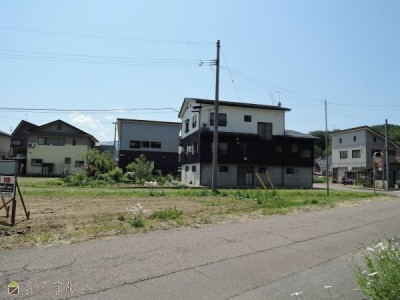 上越売買不動産　岩木475番7西側区画327万円